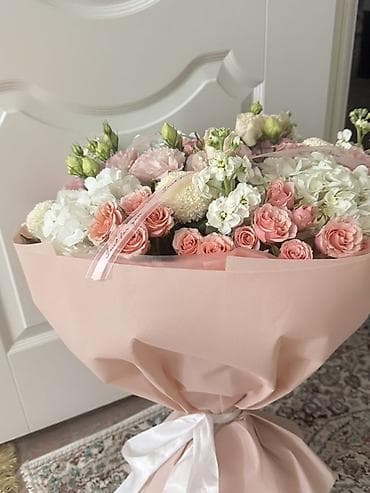 Нежный букет в пудровых тонах - Состав: розовые кустовые розы at lalafo.kg Нежный букет в пудровых тонах - Состав: розовые кустовые розы