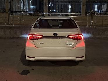 Toyota: Toyota Corolla: 2022 г., 1.8 л, Вариатор, Гибрид, Седан — 4