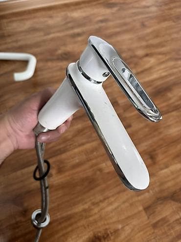 Суу аралаштыргычтар: 3000с за 2 Смесители для раковины/мойки, белые, однорычажные. В — 2