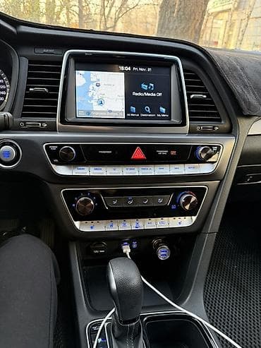 Продажа авто: Hyundai Sonata: 2017 г., 2 л, Автомат, Газ, Седан — 4