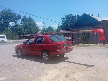 Унаа сатуу: Nissan Sunny: 1993 г., 1.4 л, Кол менен иштөөчү, Бензин, Хетчбек — 1