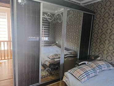 шкаф для вещей с полками: Продаётся шифоньер 
Состоянии отличная 

Только звонить — 2