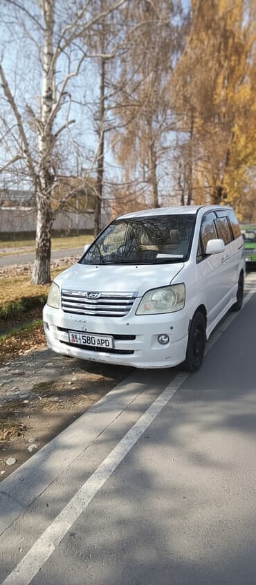 подушка тайота виш: Toyota Noah: 2003 г., 2 л, Автомат, Бензин, Минивэн — 3