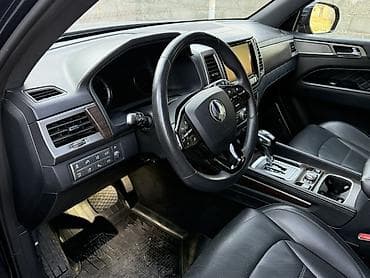 джипы 200000 сом: 100%Родной окрас Год выпуска:2019 Привод: полный 4WD Обьем:2.2дизель — 8