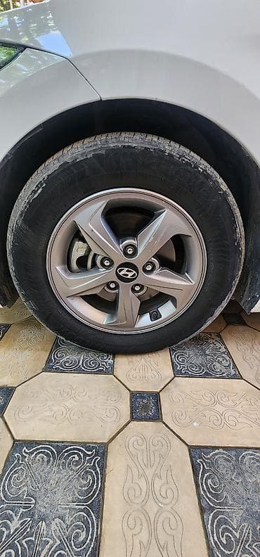 e38 bmw: Литые Диски R 15 Hyundai, Комплект, отверстий - 5, Б/у — 1