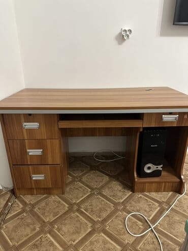 стеллаж ikea: Компьютерный стол, Б/у, С полками — 2