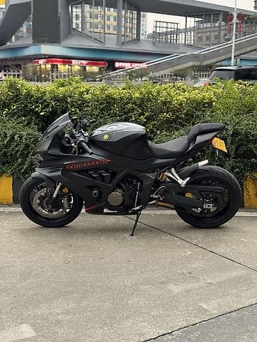 мото сикл: QJMOTO 600 RS Основные особенности: - Полноразмерный спортбайк с — 6