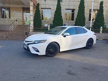 Toyota Camry: 2018 г., 2.5 л, Автомат, Бензин, Седан