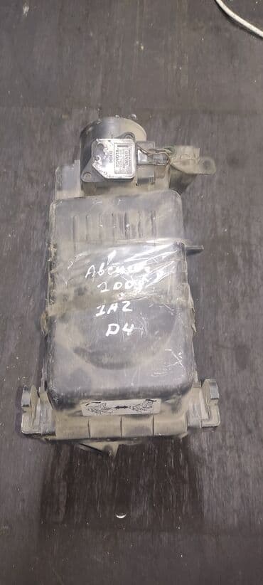 1az: Toyota Avensis, 2005, 1-AZ, D-4, 2,0; корпус воздушного фильтра — 1