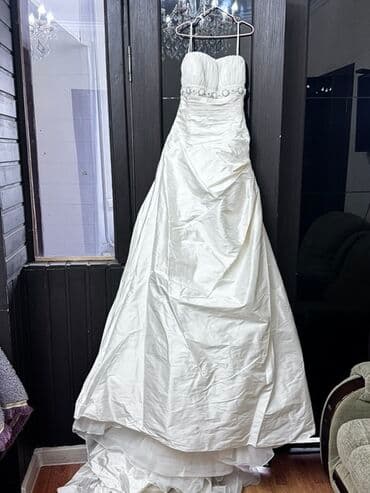 фата на девичник: Свадебное платье цвета айвори/белый. - Силуэт: А-силуэт с пышной — 1