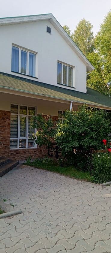 гостевой дом лагуна: Коттедж, Каприз ЦО Каприз, Чолпон-Ата, Парковка, стоянка — 2