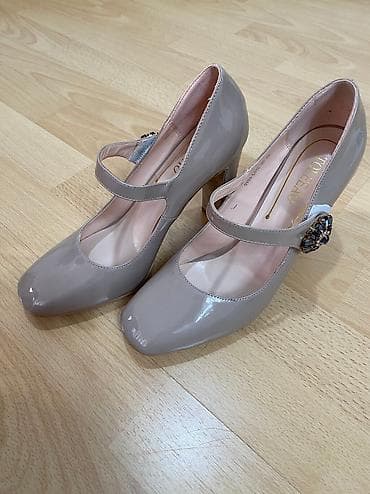 молодежная одежда бишкек: Туфли, 39, Toleeao, Новый, цвет - Бежевый, Самовывоз, Платная доставка — 9