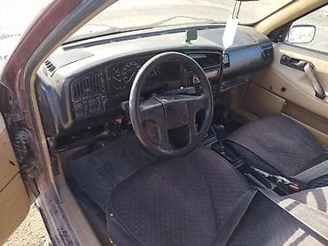Volkswagen: Volkswagen Passat: 1988 г., 1.8 л, Ручные, Бензин, Седан — 2