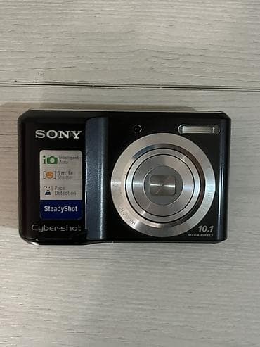Компактная цифровая фотокамера (мыльница) Sony Cyber-shot DSC-S2000