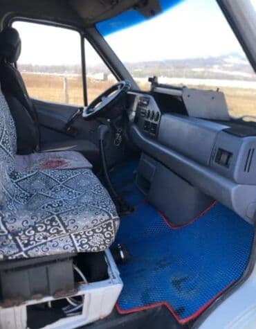 какая машина подойдет для яндекс такси бишкек: Легкий грузовик, Mercedes-Benz, Стандарт, 3 т, Новый — 5