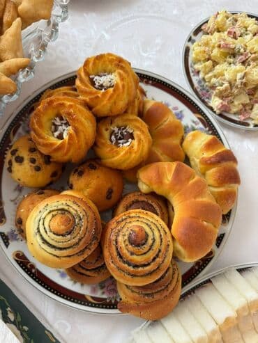 кондитерское кольцо: Ароматные домашние булочки, приготовленные из мягкого теста, с нежной — 3