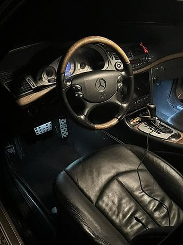 Mercedes-Benz E-Class: 2004 г., Седан