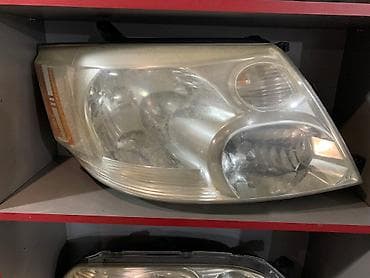 Передняя левая фара Toyota