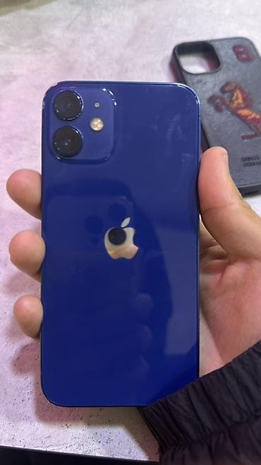x 256: IPhone 12, 64 ГБ, Синий, Чехол, 70 % — 1