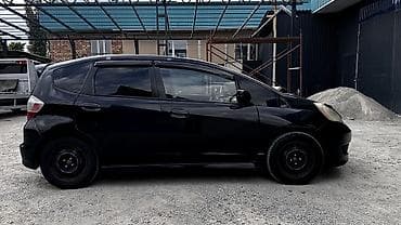 машины до 100к: Honda Fit: 2011 г., 1.5 л, Автомат, Бензин, Хэтчбэк — 3
