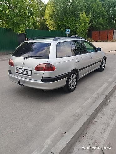 авто машиналар: Toyota Avensis: 2002 г., 2 л, Кол менен иштөөчү, Дизель, Универсал — 4