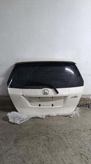 r17 4100: Крышка багажника Honda, Оригинал — 1