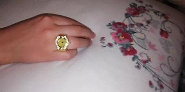 электронные часы браслет: Продаю часы-кольцо. На батарейке. Ремешок растягивается. Позолоченные — 5