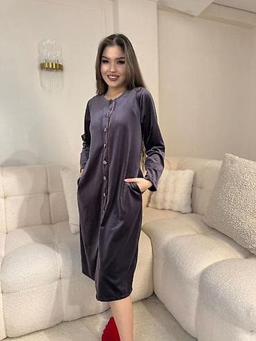 платье панбархат: Платье-рубашка из мягкого бархатного трикотажа - Длина миди - Прямой — 3