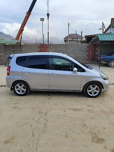 Honda Fit: 2002 г., 1.3 л, Автомат, Бензин, Хетчбек — 10