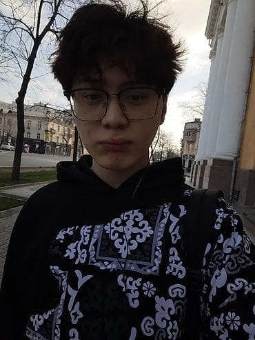 кофемашину: Ищу работу бариста в Бишкеке. Мне 19 лет, гражданин КР Опыт работы: 3 — 4