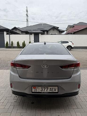 Hyundai Sonata: 2023 г., 2 л, Автомат, Газ, Седан