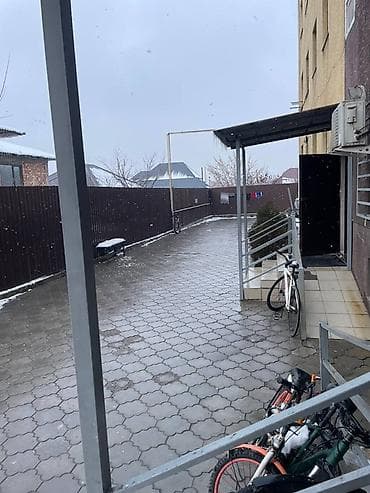 сутычный комната: Студия с отдельным входом. Планировка и оснащение: - Жилая комната с — 3