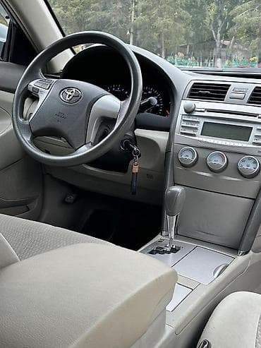 small car: Toyota Camry: 2009 г., 2.5 л, Автомат, Бензин, Седан — 2