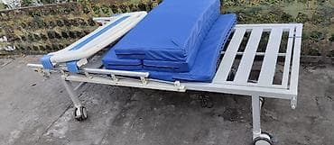 офисный кресло б у: Функциональная медицинская кровать с матрасами - Конструкция на — 1