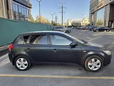 devo matiz: Kia Ceed: 2009 г., 1.6 л, Механика, Бензин, Хэтчбэк — 5