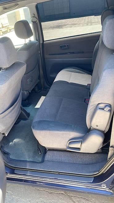 байд машина: Toyota Picnic: 2000 г., 2 л, Кол менен иштөөчү, Бензин, Вэн/Минивэн — 5