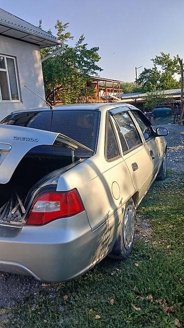 Унаа сатуу: Daewoo Nexia: 2009 г., 1.5 л, Кол менен иштөөчү, Бензин, Седан — 4