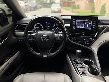 летние: Toyota Camry: 2021 г., 2.5 л, Вариатор, Гибрид, Седан — 7