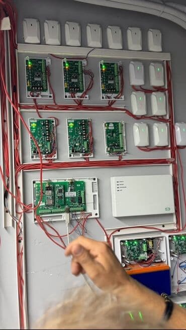 установка домафона: Услуга: установка охранно‑пожарной сигнализации под объект. Что — 9