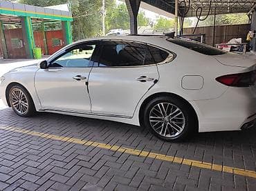 geely e5: Седан бизнес-класса, белый цвет, 4 двери. Просторный салон с мягкой — 7