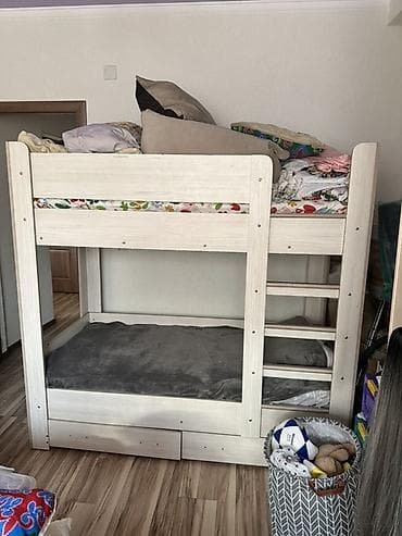 стол с тумбочками: Двухъярусная детская кровать, Натуральное дерево, цвет - Белый — 1