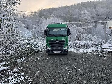 Унаа: Сүйрөгүч, Mercedes-Benz — 2