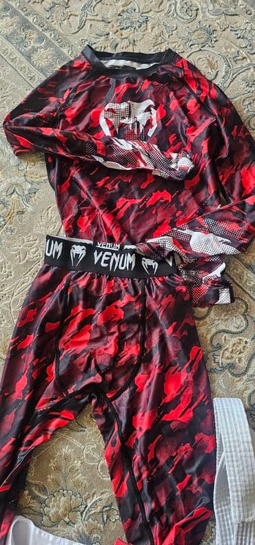 Комплект компрессионной экипировки Venum (рашгард с длинным рукавом +