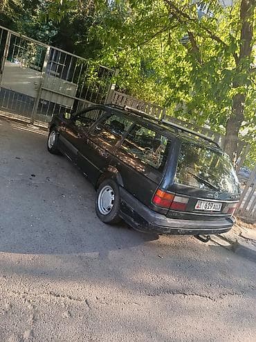 pass: Volkswagen Passat Variant: 1992 г., Механика, Универсал — 4