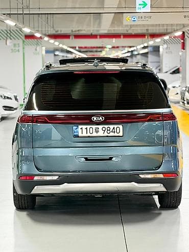 Продажа авто: Kia Carnival: 2021 г., Минивэн — 7
