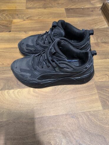 срочно продаю в связи с переездом: Эркектердин кроссовкасы, 42, Puma, Колдонулган, түсү - Кара, Өзү алып кетүү — 3