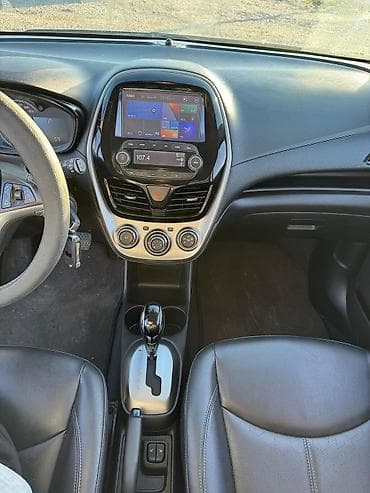 mazda 121: Chevrolet Spark: 2016 г., 1 л, Вариатор, Бензин, Универсал — 10