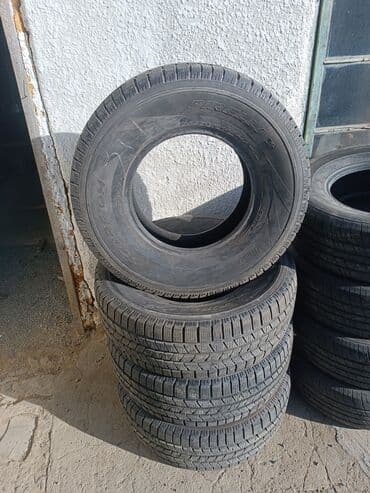 купить зимние шины на внедорожник: Шины 275 / 70 / R 16, Зима, Б/у, Комплект, Внедорожные (АТ/МТ), Италия, Pirelli — 1