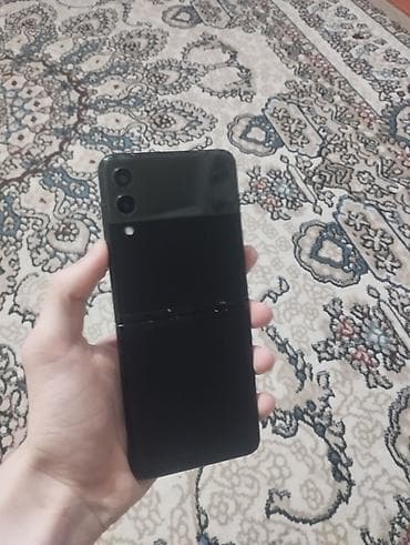 Samsung Galaxy Z Flip 3, Б/у, 256 ГБ, цвет - Черный, 1 SIM