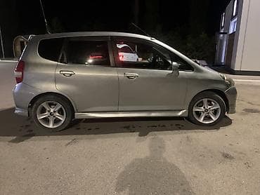 Honda Fit: 2003 г., 1.3 л, Автомат, Бензин, Хэтчбэк — 4